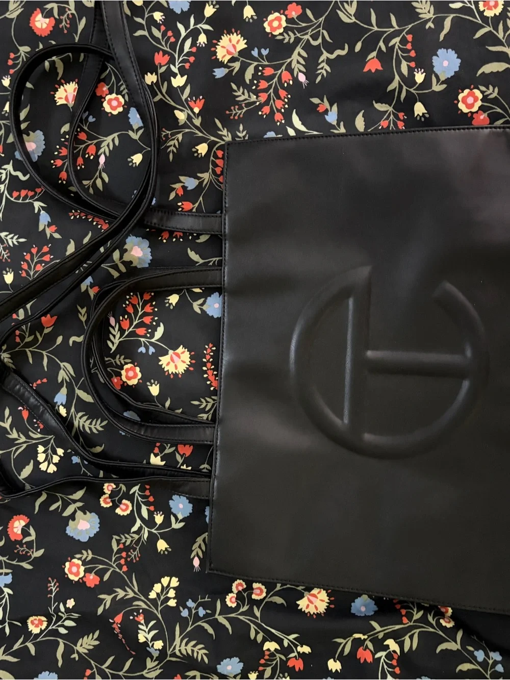 Telfar Medium Black Tote - Picture 4 of 7